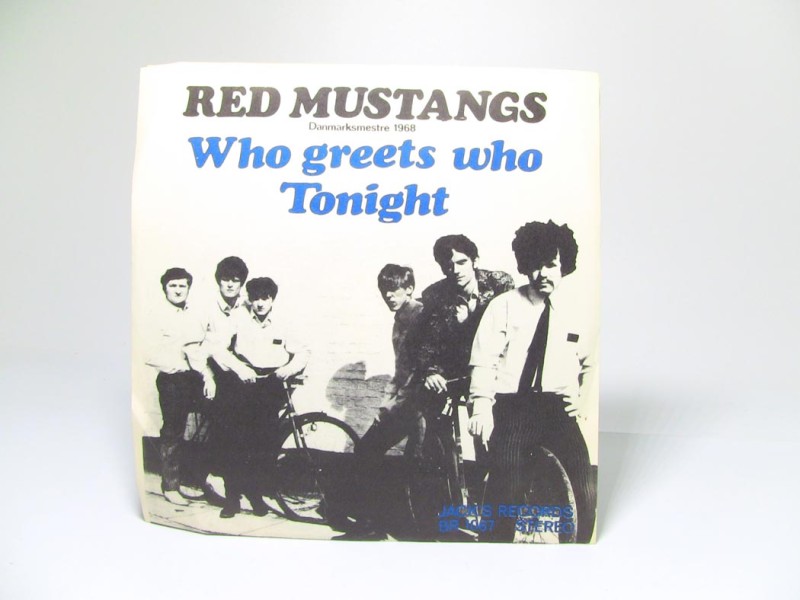 Red Mustangs - Who greets who
